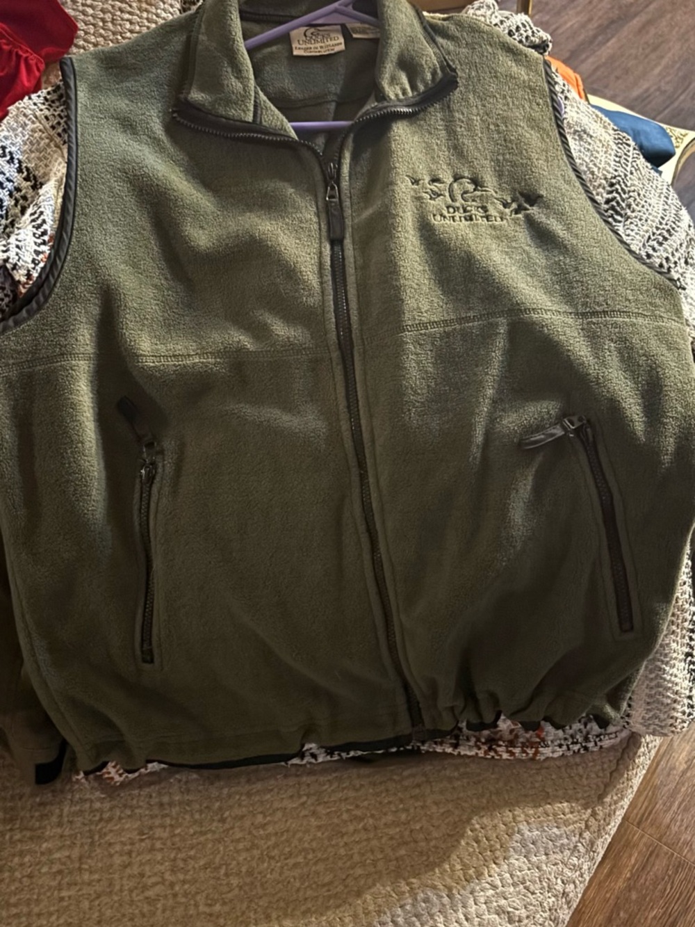 Ducks UnLimited XL men’s Olive Green Fleece Vest with Full Zip